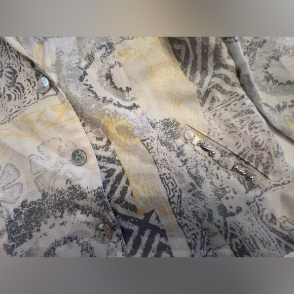 RUBY ROAD LIGHTWEIGHT JACKET. SIZE 8 PETITE. GRAYS/YELLOW/WHITE
RAYON/LINEN - Picture 6 of 8